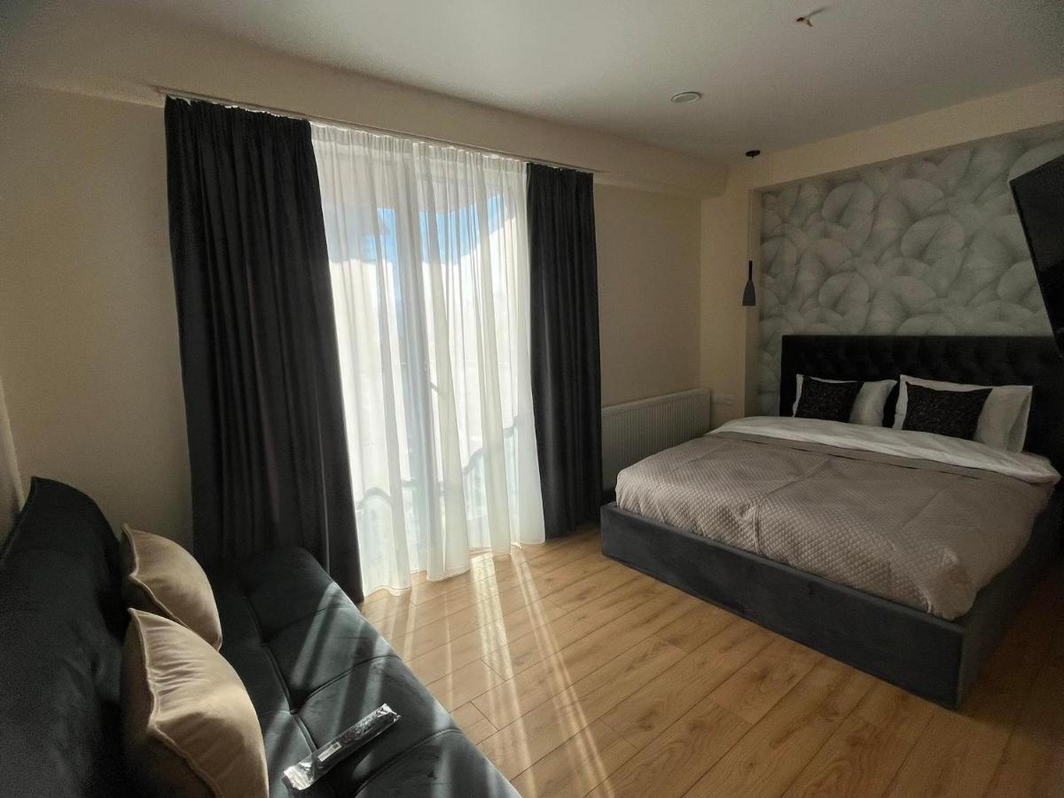 Delux Apartment For 6 Guest, New غودوري المظهر الخارجي الصورة