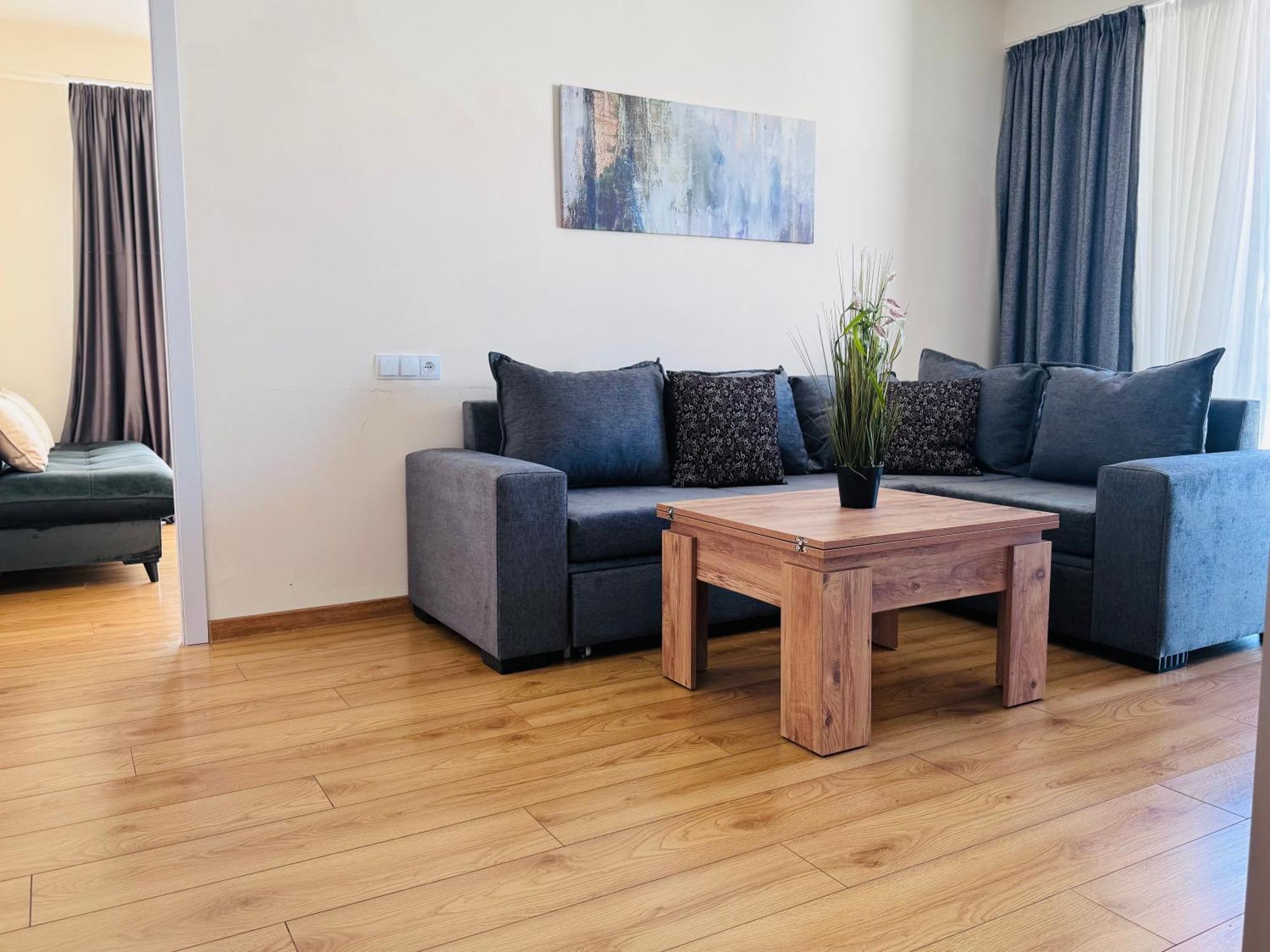 Delux Apartment For 6 Guest, New غودوري المظهر الخارجي الصورة